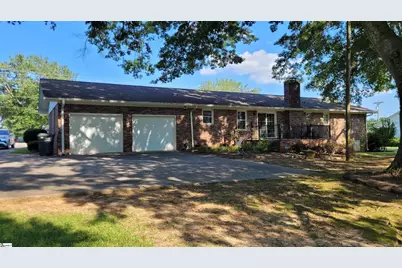 105 Blakely Avenue, Laurens, SC 29360 - Photo 2
