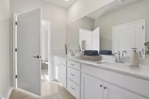 738 N Iron Hill St, Boiling Springs, SC 29316 - Photo 14