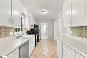 107 Windsor St, Simpsonville, SC 29681 - Photo 16