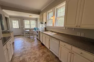 210 W Maple St, Clinton, SC 29325 - Photo 12