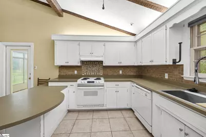 101 Hendrix Court, Boiling Springs, SC 29316 - Photo 2