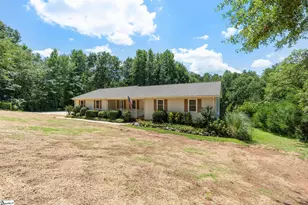 320 Bates View Dr, Travelers Rest, SC 29690 - Photo 2