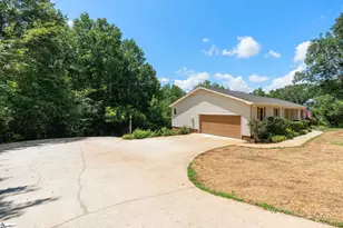 320 Bates View Dr, Travelers Rest, SC 29690 - Photo 4