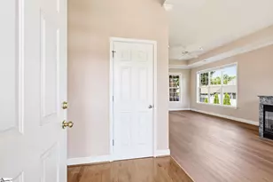 404 Gallop Ct, Greenville, SC 29617 - Photo 6