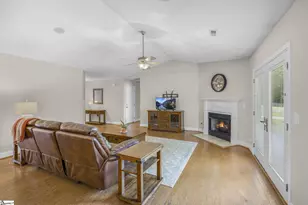 2 Avebury Ct, Travelers Rest, SC 29690 - Photo 8