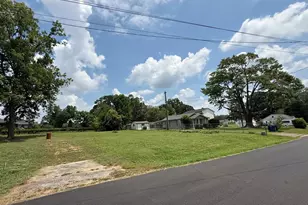 211 Pine St, Reidville, SC 29375 - Photo 1