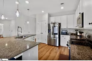 717 Pollyanna Dr, Greenville, SC 29605 - Photo 4