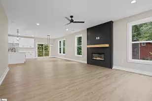 8 Pinewood Dr, Taylors, SC 29687 - Photo 2