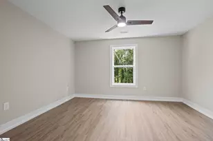 8 Pinewood Dr, Taylors, SC 29687 - Photo 18