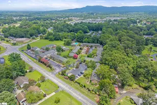 710 Hunts Bridge Rd, Greenville, SC 29617 - Photo 32