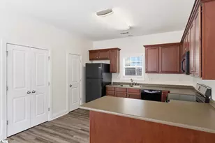 201 Lincoln St, Greenville, SC 29601 - Photo 10