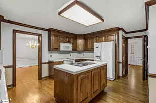 400 Michaux Dr, Greenville, SC 29605 - Photo 14