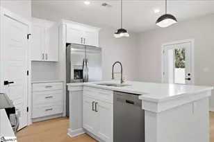 215 Whatley Cir, Mauldin, SC 29662 - Photo 8