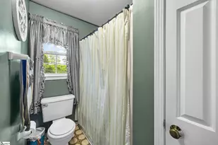 120 E Woodburn Dr, Taylors, SC 29687 - Photo 12