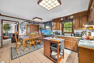 120 E Woodburn Dr, Taylors, SC 29687 - Photo 8