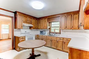 1808 Poole Town Rd, Laurens, SC 29360 - Photo 10
