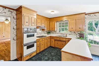 303 Hillsborough Drive, Greenville, SC 29615 - Photo 8