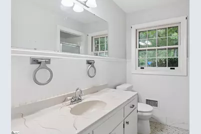 200 Sherwood Drive, Laurens, SC 29360 - Photo 12