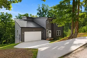 348 W Caroline St, Greenville, SC 29611 - Photo 2