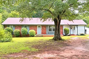2740 Torrington Rd, Laurens, SC 29360 - Photo 1