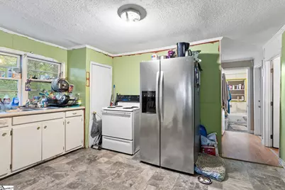 305 Southview Drive, Laurens, SC 29360 - Photo 8
