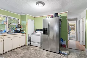 305 Southview Dr, Laurens, SC 29360 - Photo 8