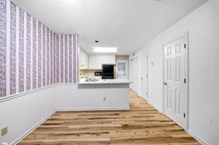 504 S Townes Ct, Spartanburg, SC 29301 - Photo 6