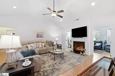 1018 Blythwood Drive, Piedmont, SC 29673 - Photo 2