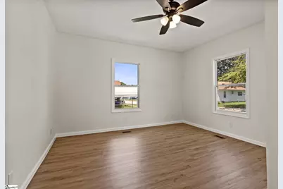 101 Gordon Street, Clinton, SC 29325 - Photo 8