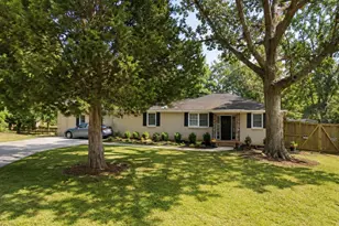 34 Ridgeway Dr, Greenville, SC 29605 - Photo 1