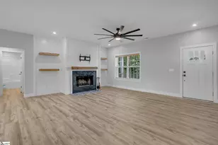 27 Carriage Dr, Greer, SC 29651 - Photo 8