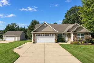 1 Berry Tree Ct, Greer, SC 29651 - Photo 1
