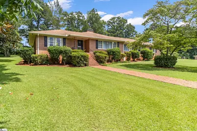 205 Dixon Street, Clinton, SC 29325 - Photo 1