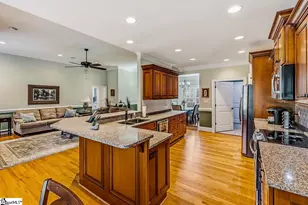 821 E Golden View Ln, Boiling Springs, SC 29316 - Photo 16