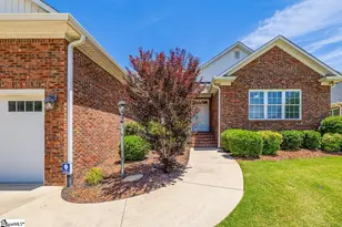 821 E Golden View Ln, Boiling Springs, SC 29316 - Photo 2