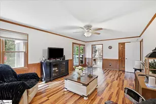 410 Thornhill Dr, Spartanburg, SC 29301 - Photo 8