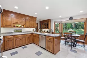 410 Thornhill Dr, Spartanburg, SC 29301 - Photo 14