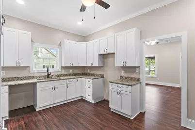409 W Curtis Street, Simpsonville, SC 29681 - Photo 8