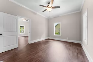 409 W Curtis St, Simpsonville, SC 29681 - Photo 18
