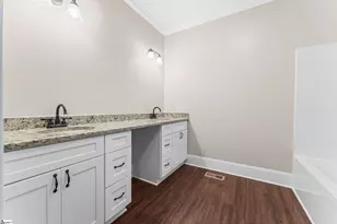 409 W Curtis St, Simpsonville, SC 29681 - Photo 20