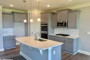6208 Graymount Trl, Boiling Springs, SC 29316 - Photo 2