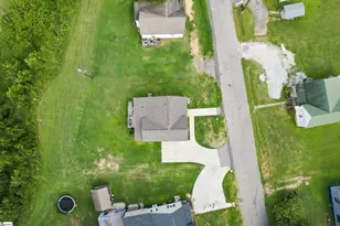 112 W 1st St, Williamston, SC 29697 - Photo 34