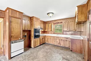 1290 Groce Meadow Rd, Taylors, SC 29687 - Photo 10
