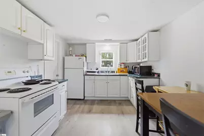 511 E Cambridge Avenue, Greenwood, SC 29646 - Photo 34