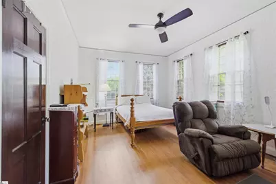 511 E Cambridge Avenue, Greenwood, SC 29646 - Photo 16