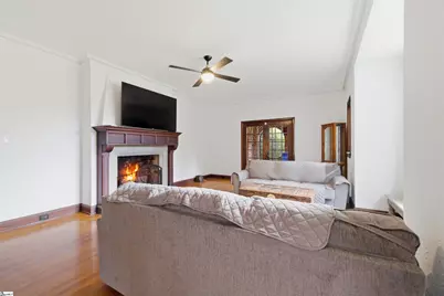 511 E Cambridge Avenue, Greenwood, SC 29646 - Photo 6