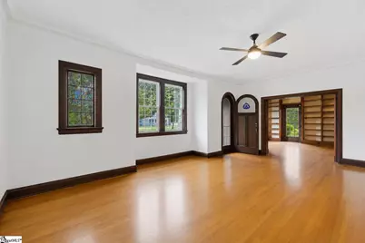 511 E Cambridge Avenue, Greenwood, SC 29646 - Photo 8
