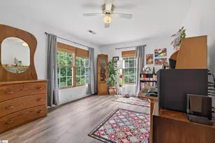 135 Pointe Dr, Campobello, SC 29322 - Photo 18