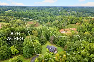 135 Pointe Dr, Campobello, SC 29322 - Photo 2