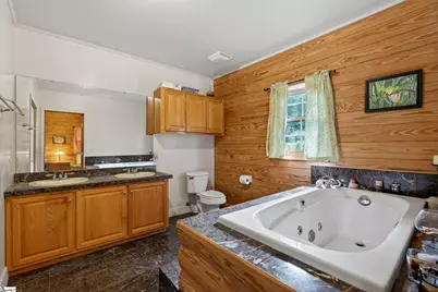 135 Pointe Drive, Campobello, SC 29322 - Photo 12